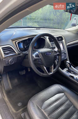 Седан Ford Fusion 2016 в 