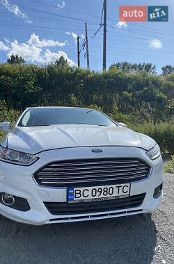 Седан Ford Fusion 2016 в 