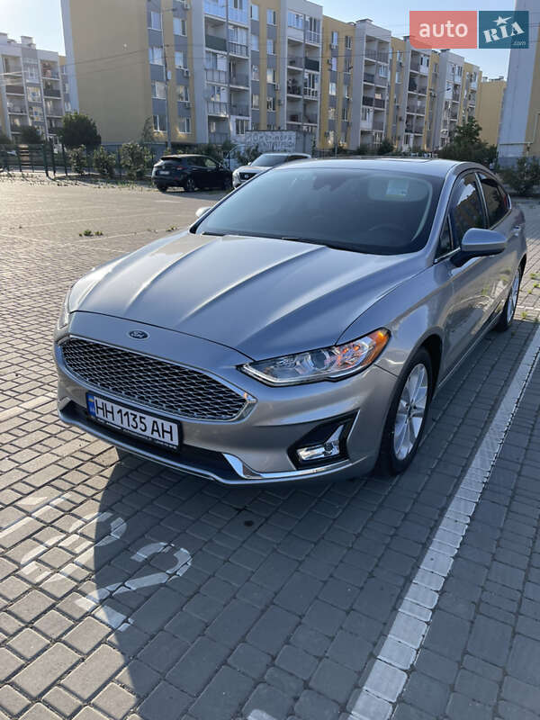 Седан Ford Fusion 2020 в Одессе