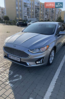 Седан Ford Fusion 2020 в 