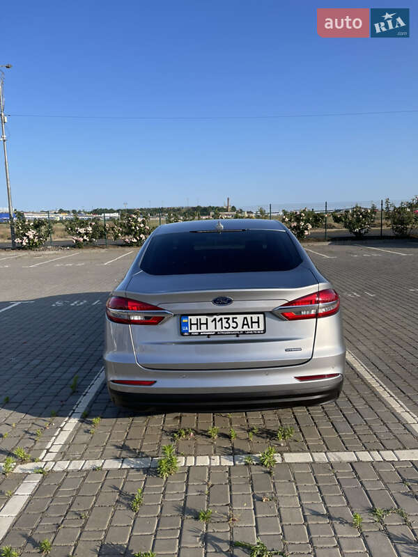 Седан Ford Fusion 2020 в Одессе
