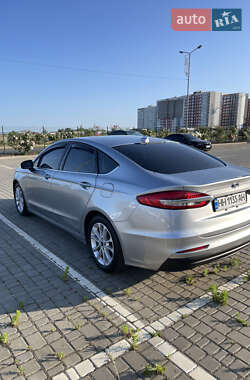 Седан Ford Fusion 2020 в 