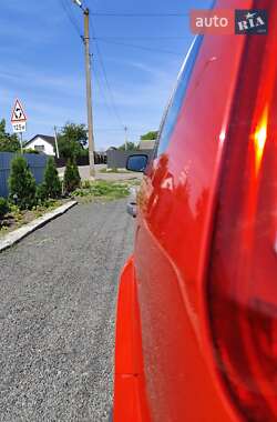 Хэтчбек Ford Fusion 2011 в 