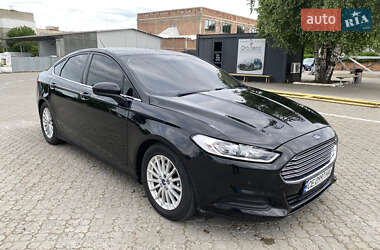 Седан Ford Fusion 2016 в Чернівцях