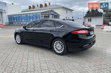 Седан Ford Fusion 2016 в 