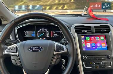 Седан Ford Fusion 2015 в 