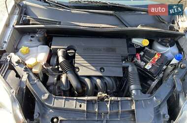 Хэтчбек Ford Fusion 2003 в 
