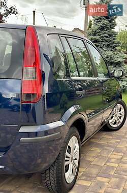 Хэтчбек Ford Fusion 2005 в 
