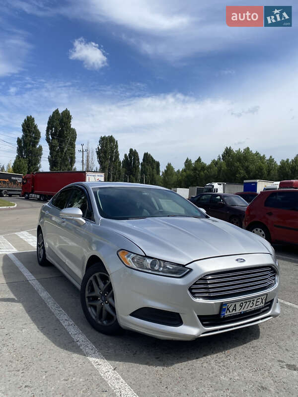 Седан Ford Fusion 2014 в 