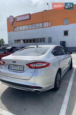 Седан Ford Fusion 2014 в 