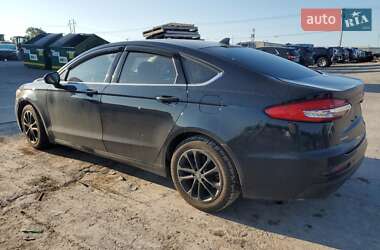Седан Ford Fusion 2020 в 