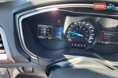 Седан Ford Fusion 2019 в 