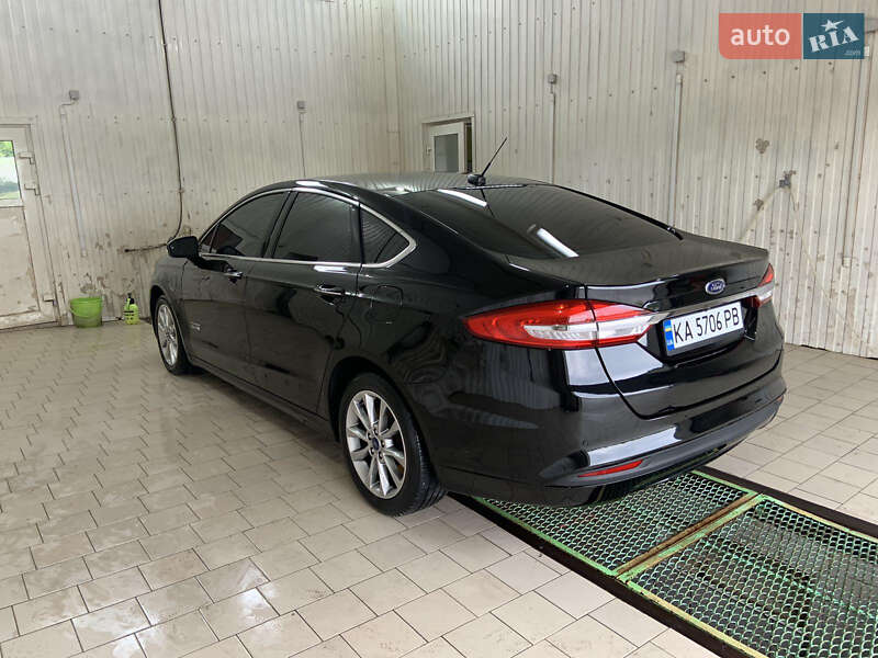 Седан Ford Fusion 2018 в Жашкове