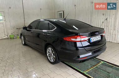 Седан Ford Fusion 2018 в 