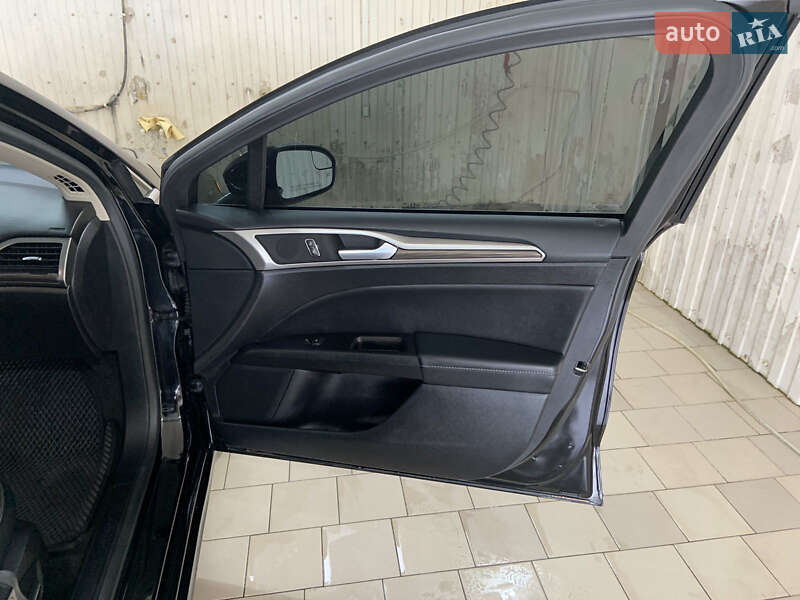 Седан Ford Fusion 2018 в Жашкове