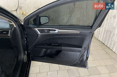 Седан Ford Fusion 2018 в 