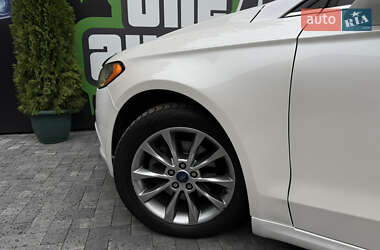 Седан Ford Fusion 2016 в 