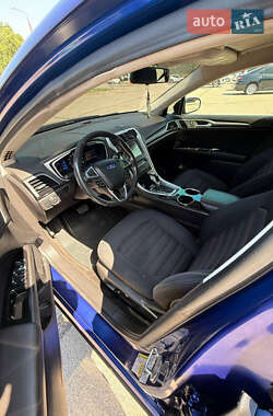 Седан Ford Fusion 2012 в 
