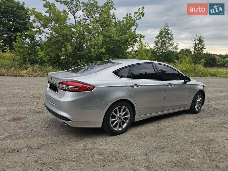Седан Ford Fusion 2016 в Чорткові