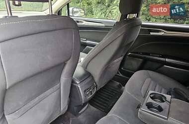 Седан Ford Fusion 2016 в 