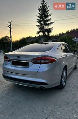 Седан Ford Fusion 2016 в 