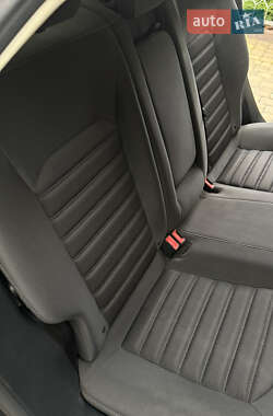 Седан Ford Fusion 2016 в 