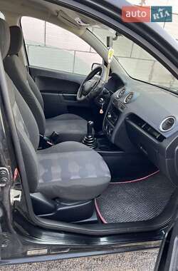 Хэтчбек Ford Fusion 2006 в 