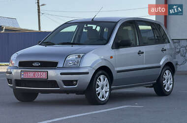 Хэтчбек Ford Fusion 2005 в 