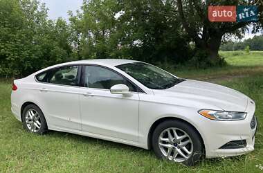 Седан Ford Fusion 2013 в 