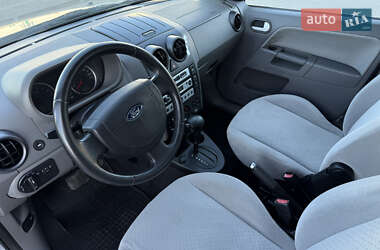 Хэтчбек Ford Fusion 2005 в 