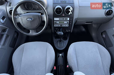 Хэтчбек Ford Fusion 2005 в 