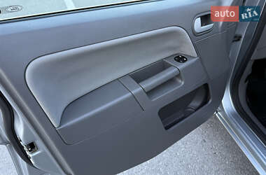 Хэтчбек Ford Fusion 2005 в 