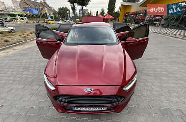 Седан Ford Fusion 2015 в 