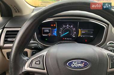 Седан Ford Fusion 2017 в 