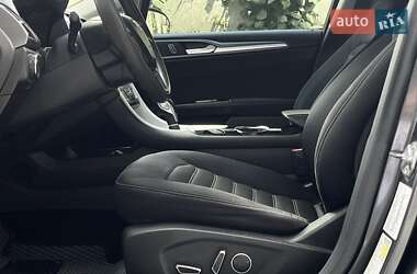 Седан Ford Fusion 2014 в 