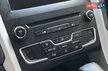 Седан Ford Fusion 2014 в 