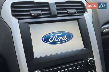Седан Ford Fusion 2014 в 