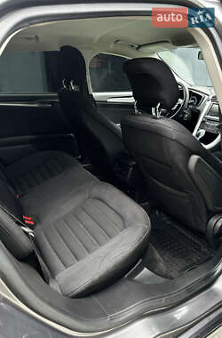 Седан Ford Fusion 2012 в 