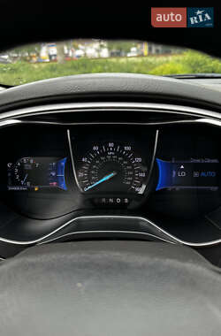 Седан Ford Fusion 2012 в 