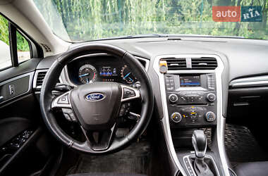 Седан Ford Fusion 2014 в 