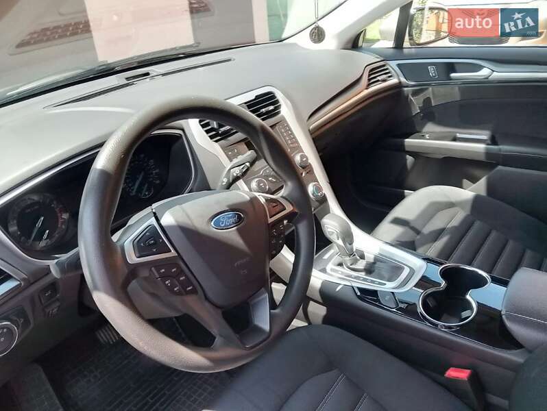 Седан Ford Fusion 2014 в Шполе