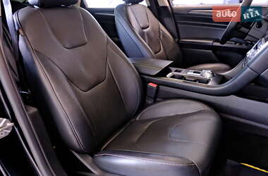 Седан Ford Fusion 2019 в 