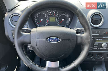 Хетчбек Ford Fusion 2005 в 