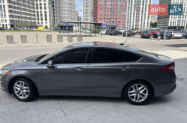 Седан Ford Fusion 2014 в 