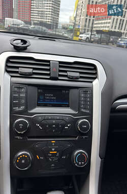 Седан Ford Fusion 2014 в 