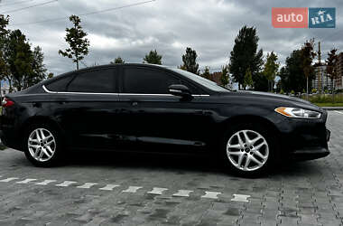Седан Ford Fusion 2014 в 