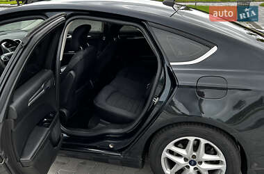 Седан Ford Fusion 2014 в 