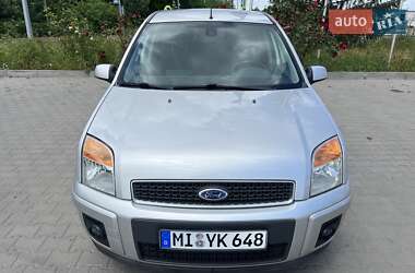 Хэтчбек Ford Fusion 2010 в 