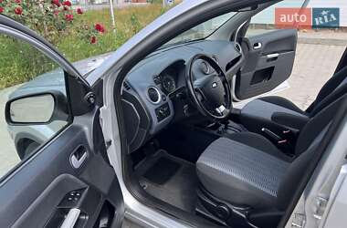 Хэтчбек Ford Fusion 2010 в 