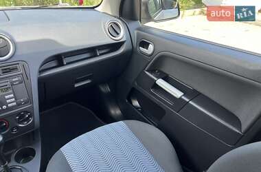 Хэтчбек Ford Fusion 2010 в 